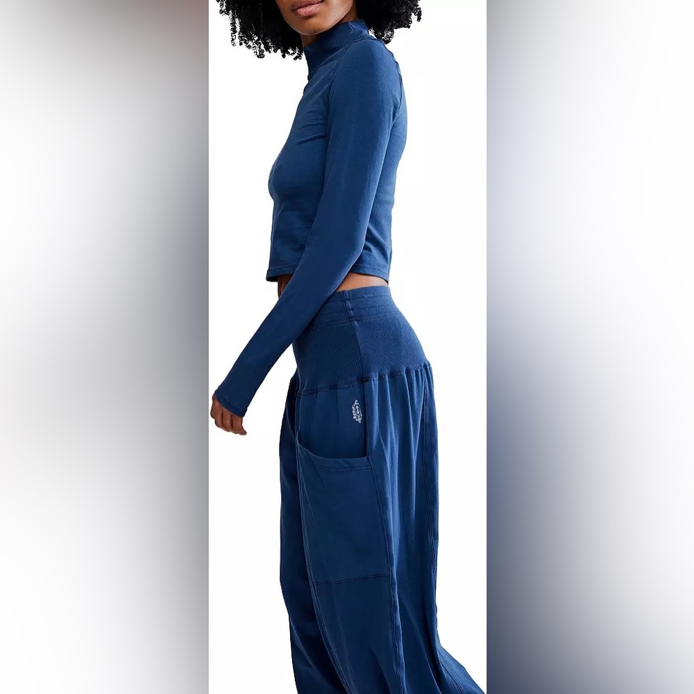 NWT FP Movement Women's Up In The Air 2-Piece Set - Picture 8 of 11